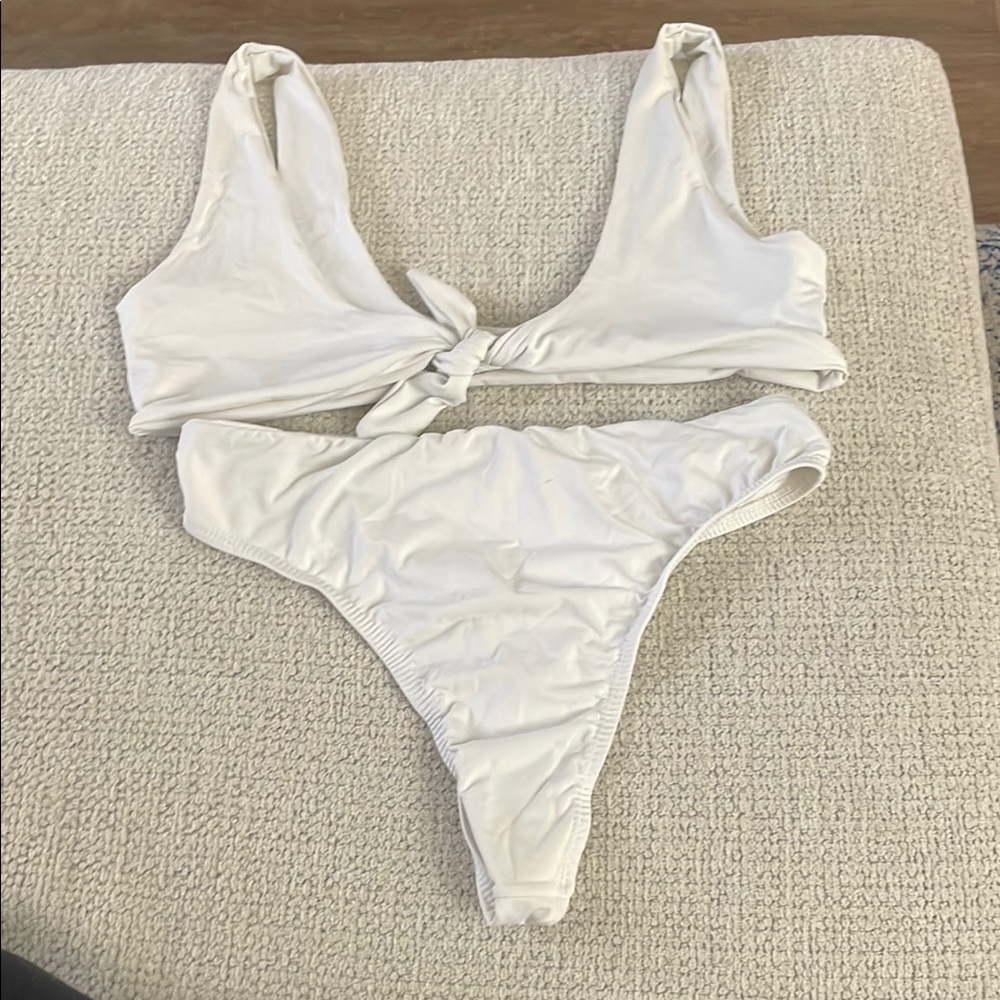 Vesti Elegant White Swimsuit